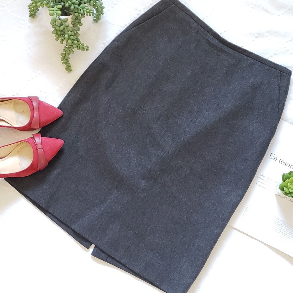 🌵SALE🌵Ann Taylor Wool Pencil Skirt
